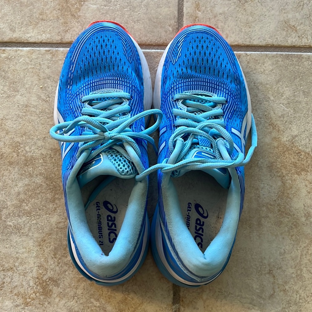 ASICS gel-nimbus 21, women’s running shoe, size 7, very lightly used